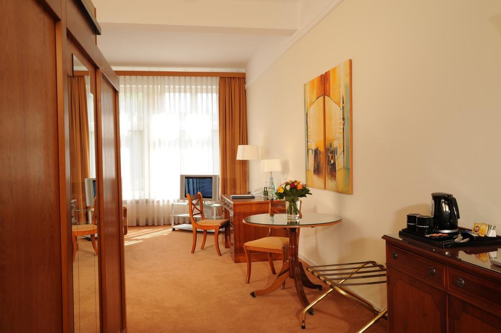 Villa Viktoria ดุสเซลดอร์ฟ ภายนอก รูปภาพ