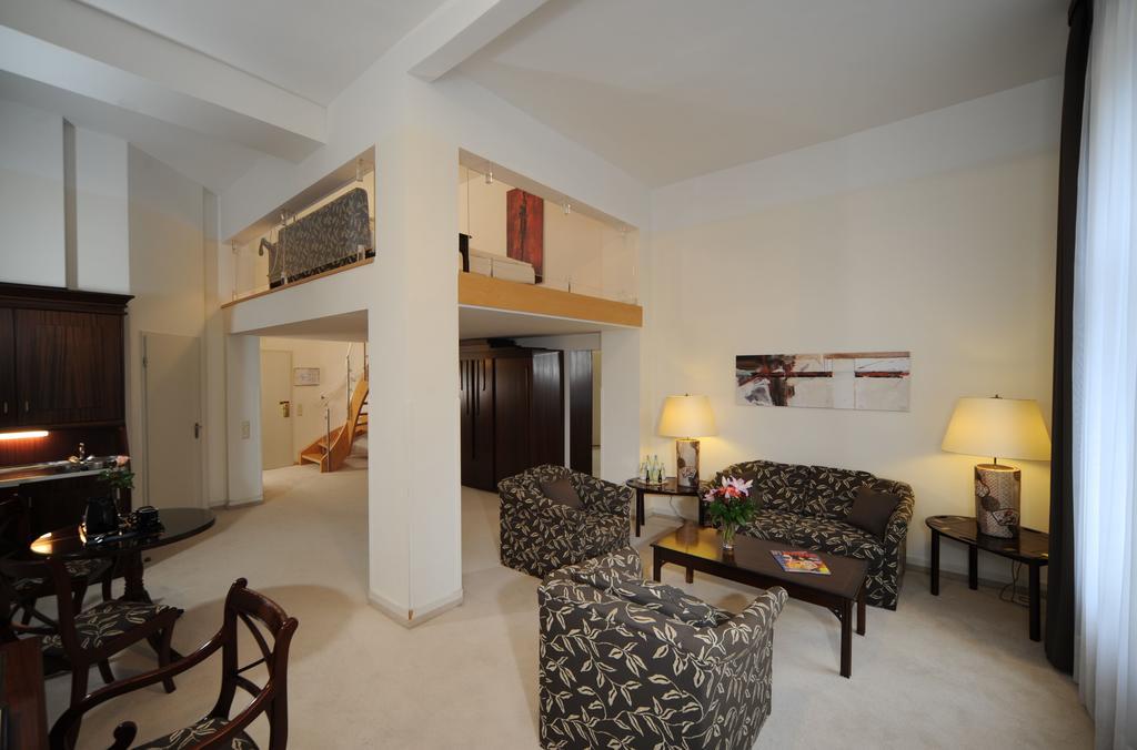 Villa Viktoria ดุสเซลดอร์ฟ ภายนอก รูปภาพ