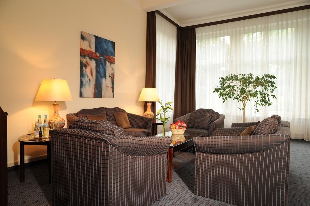 Villa Viktoria ดุสเซลดอร์ฟ ภายนอก รูปภาพ